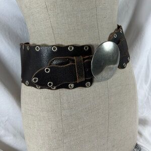 Genuine vintage ladies BANANA REPUBLIC brown leather belt small